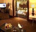 Room
Room
di The Cheltenham Chase