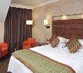 Room
Room
di The Cheltenham Chase