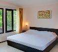 Room
Room
di Green Point (Zelenyi Mis)