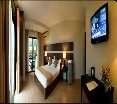 Room
Room
di The Pinnacle Hotel and Suites