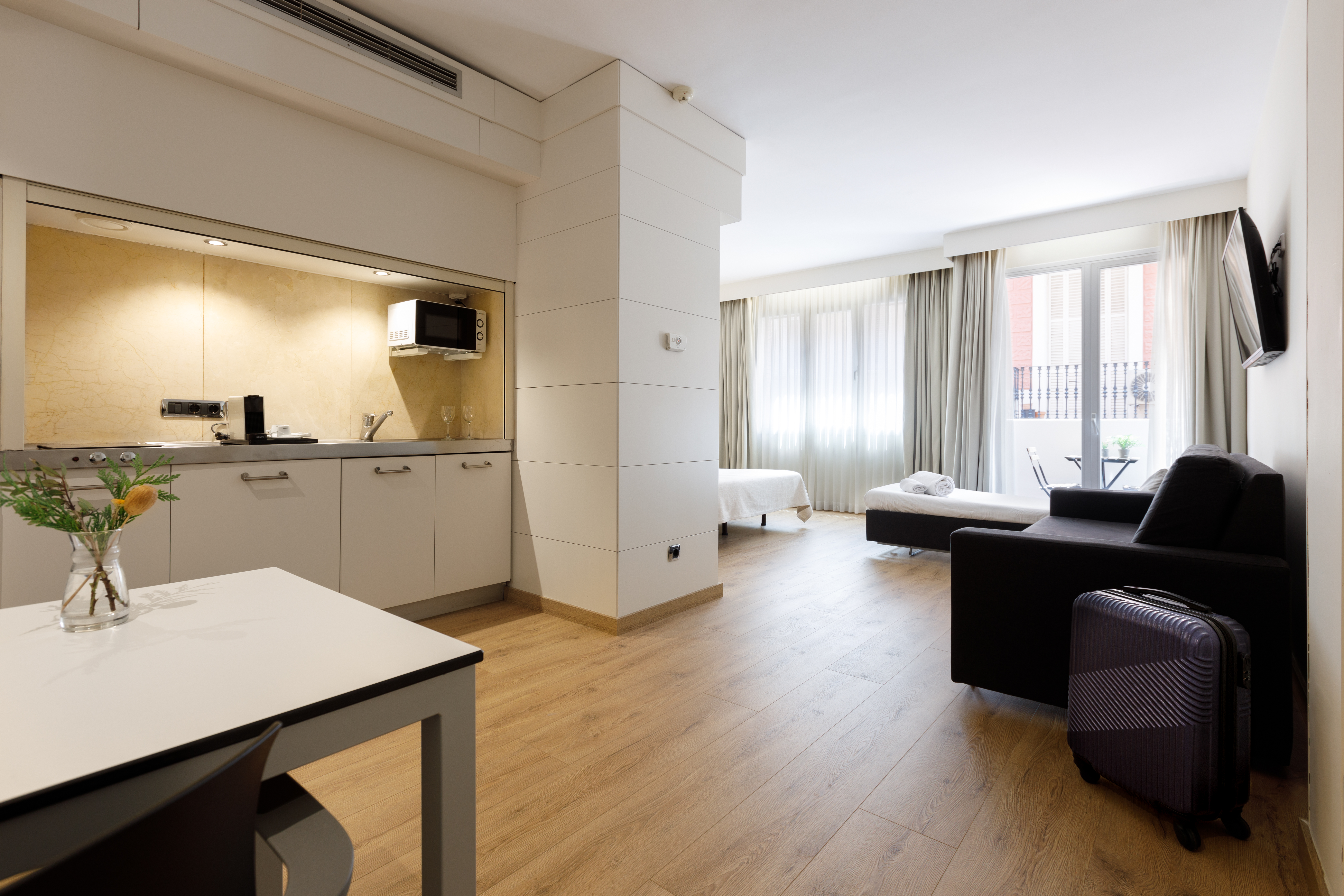 Aparthotel Mariano Cubi Barcelona - Tap to explore photos