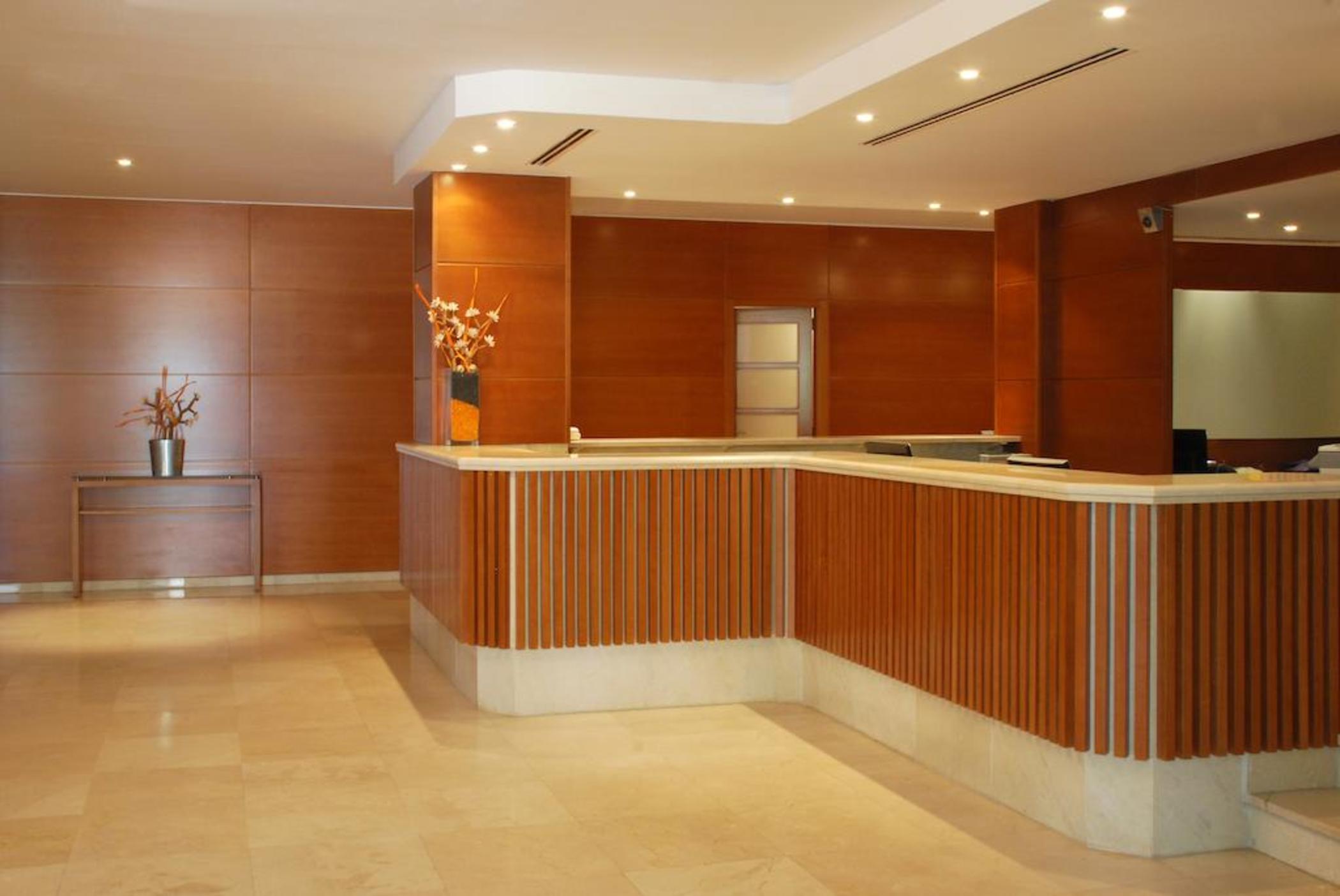 Los Robles Hotel