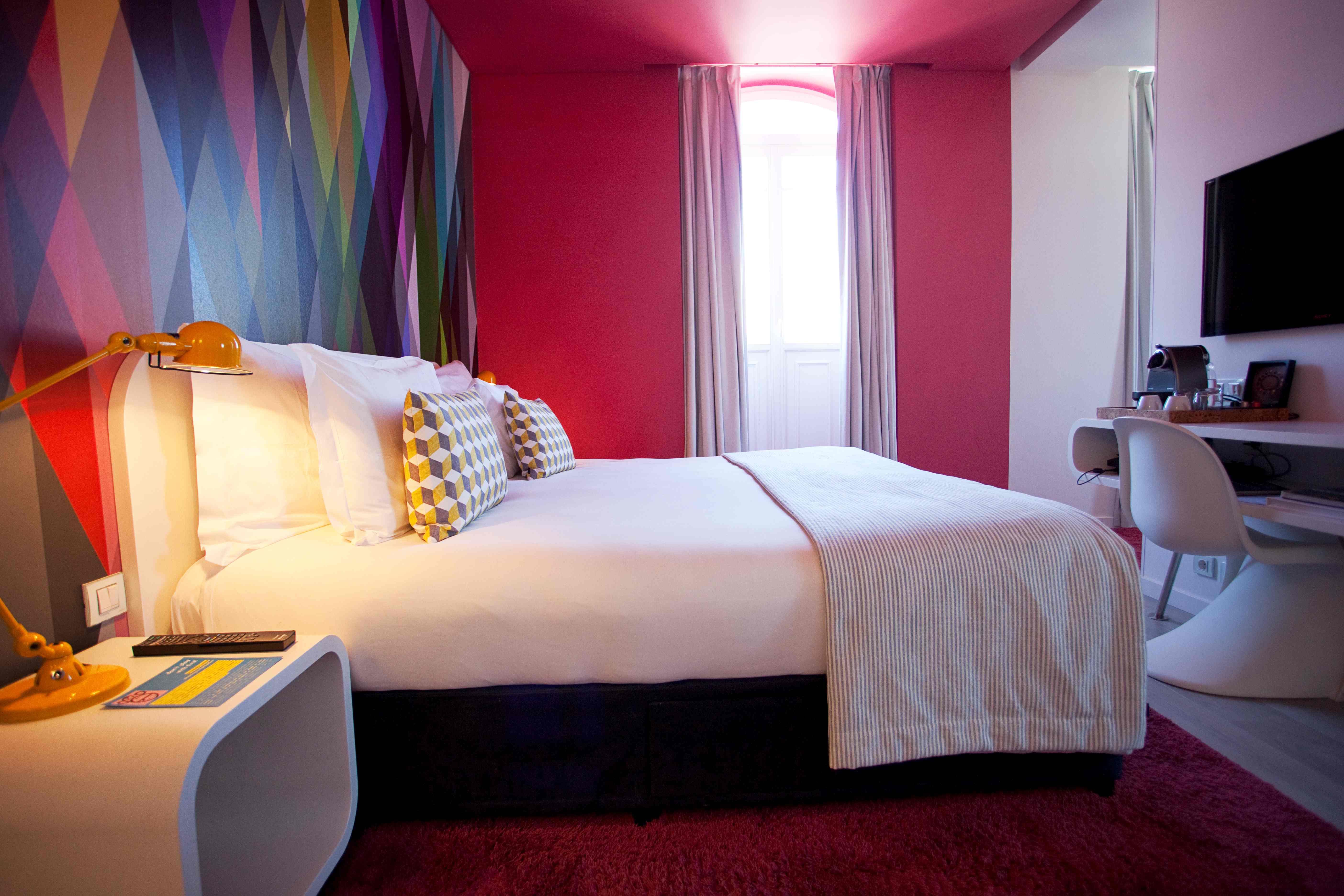 Internacional Design Hotel - Tap to explore photos