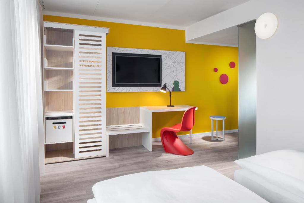 Comfort Hotel Prague City East - Tap to explore photos