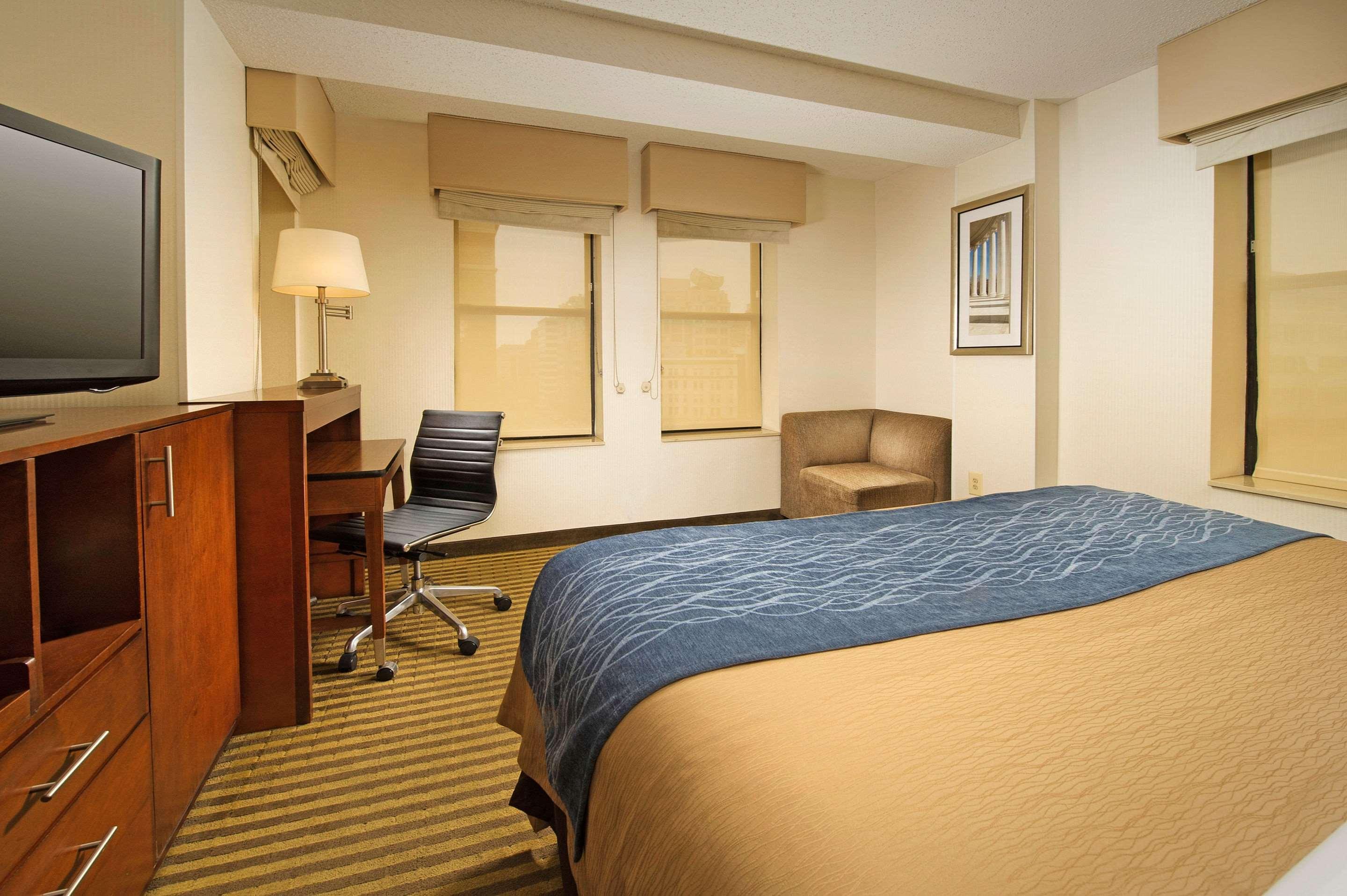 Comfort Inn Downtown DC/Convention Center - Tap to explore photos