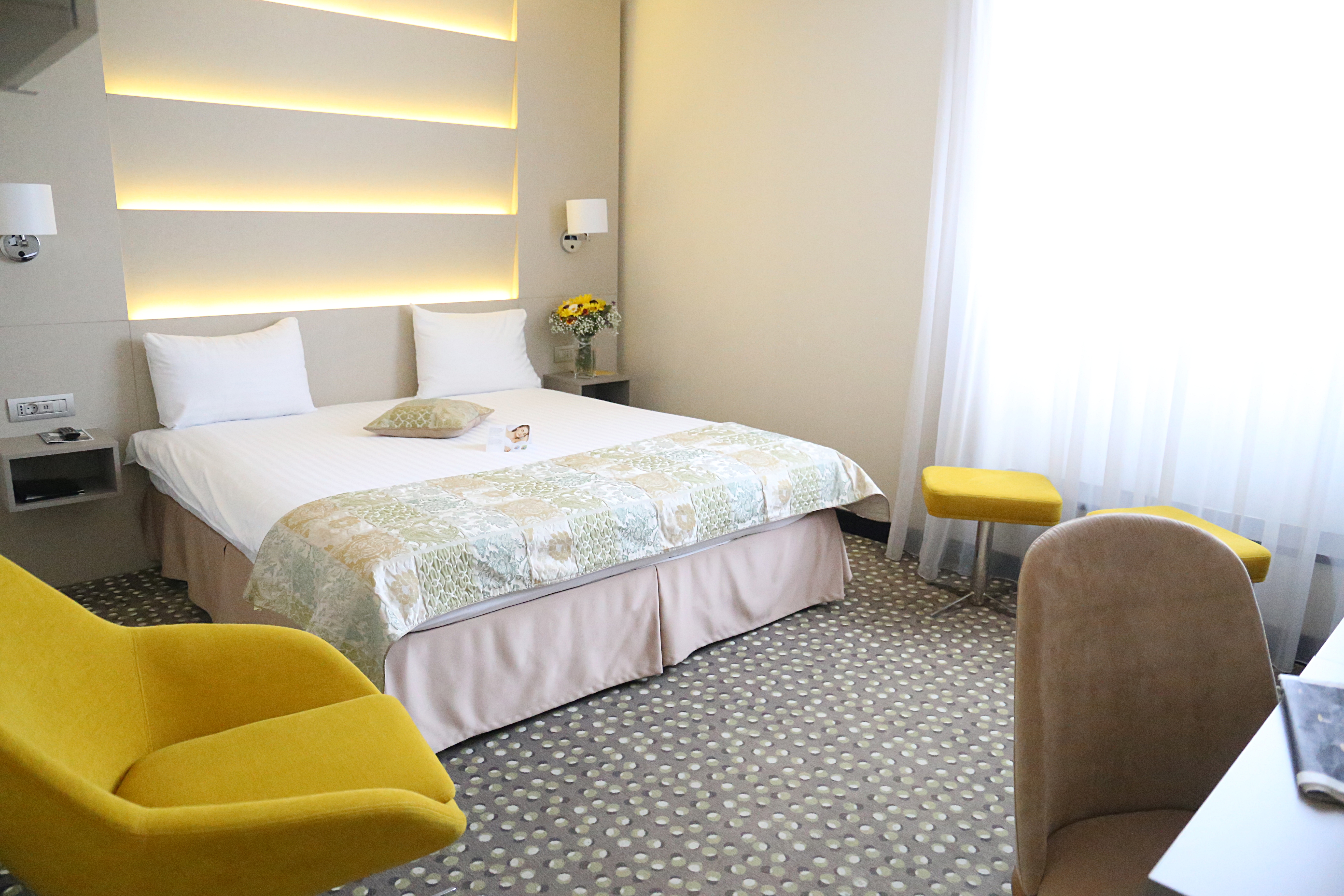 Leonardo Hotel Bucharest City Center - Tap to explore photos