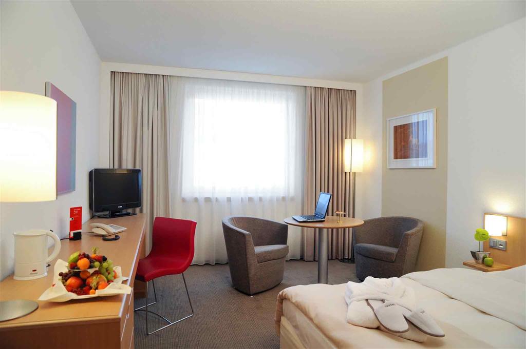 Novotel Duesseldorf City West (Seestern) - Tap to explore photos