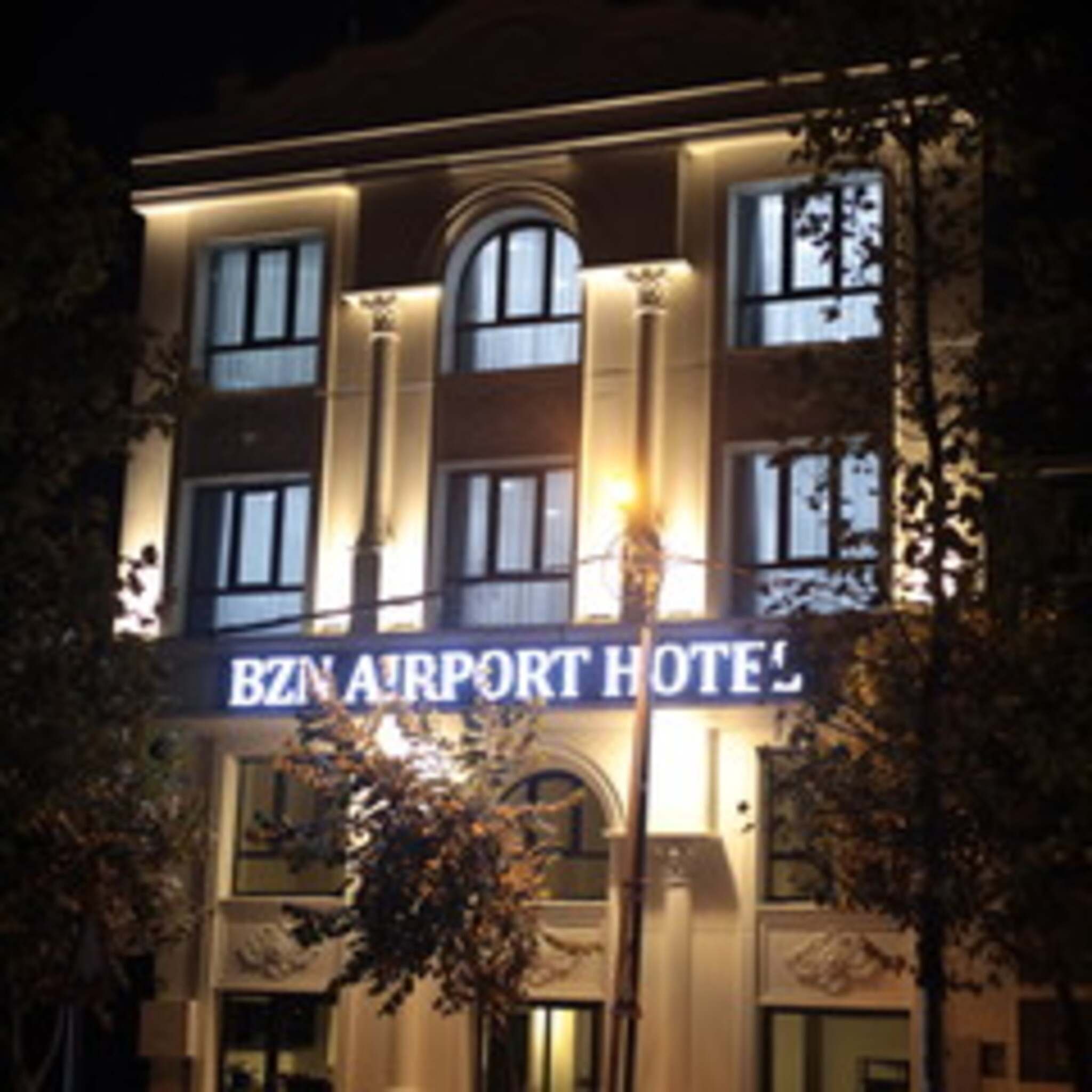 Bzn Airport Hotel