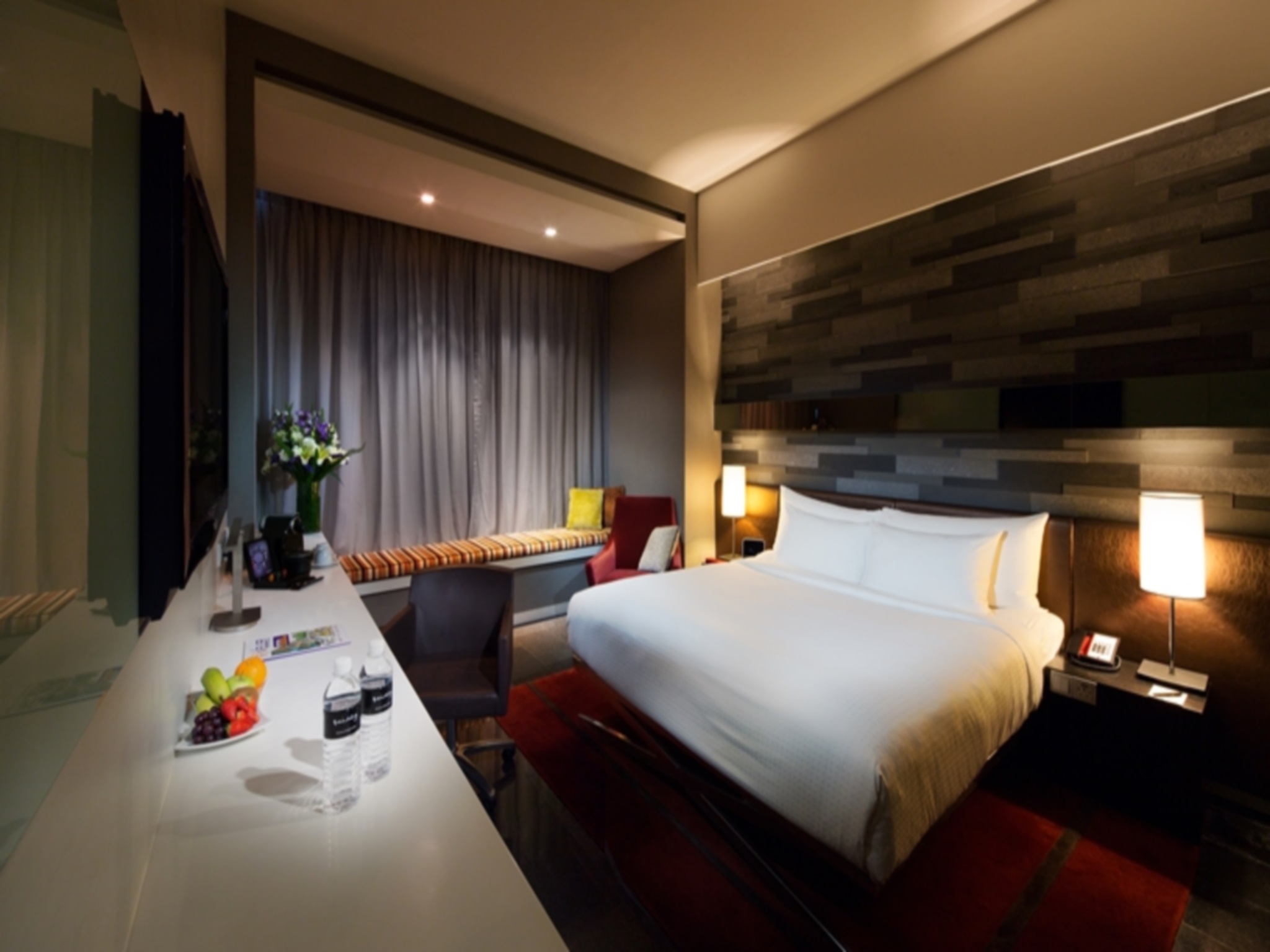 Quincy Hotel by Far East Hospitality - Tap to explore photos