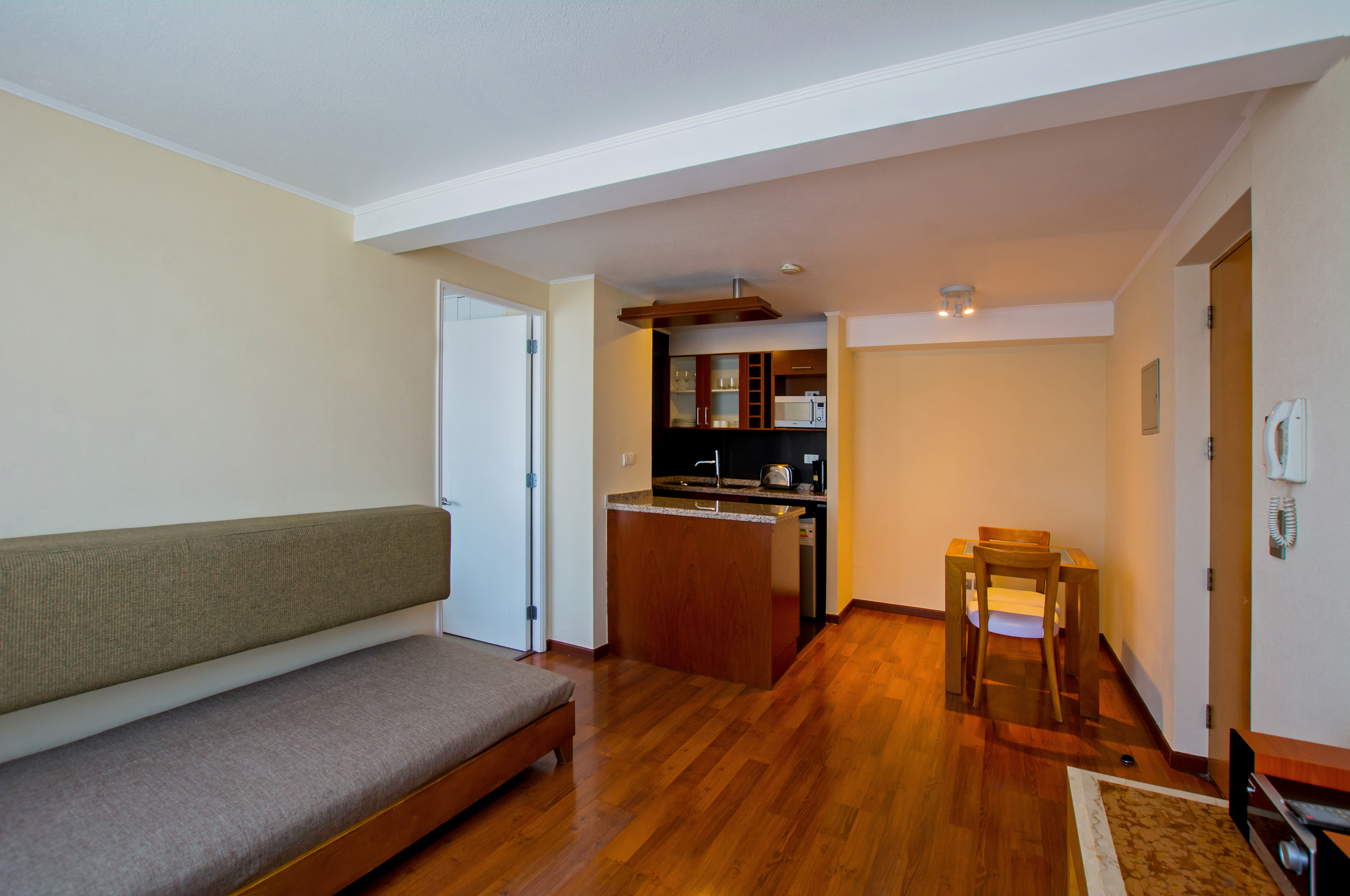 Hotel RQ Central Suites