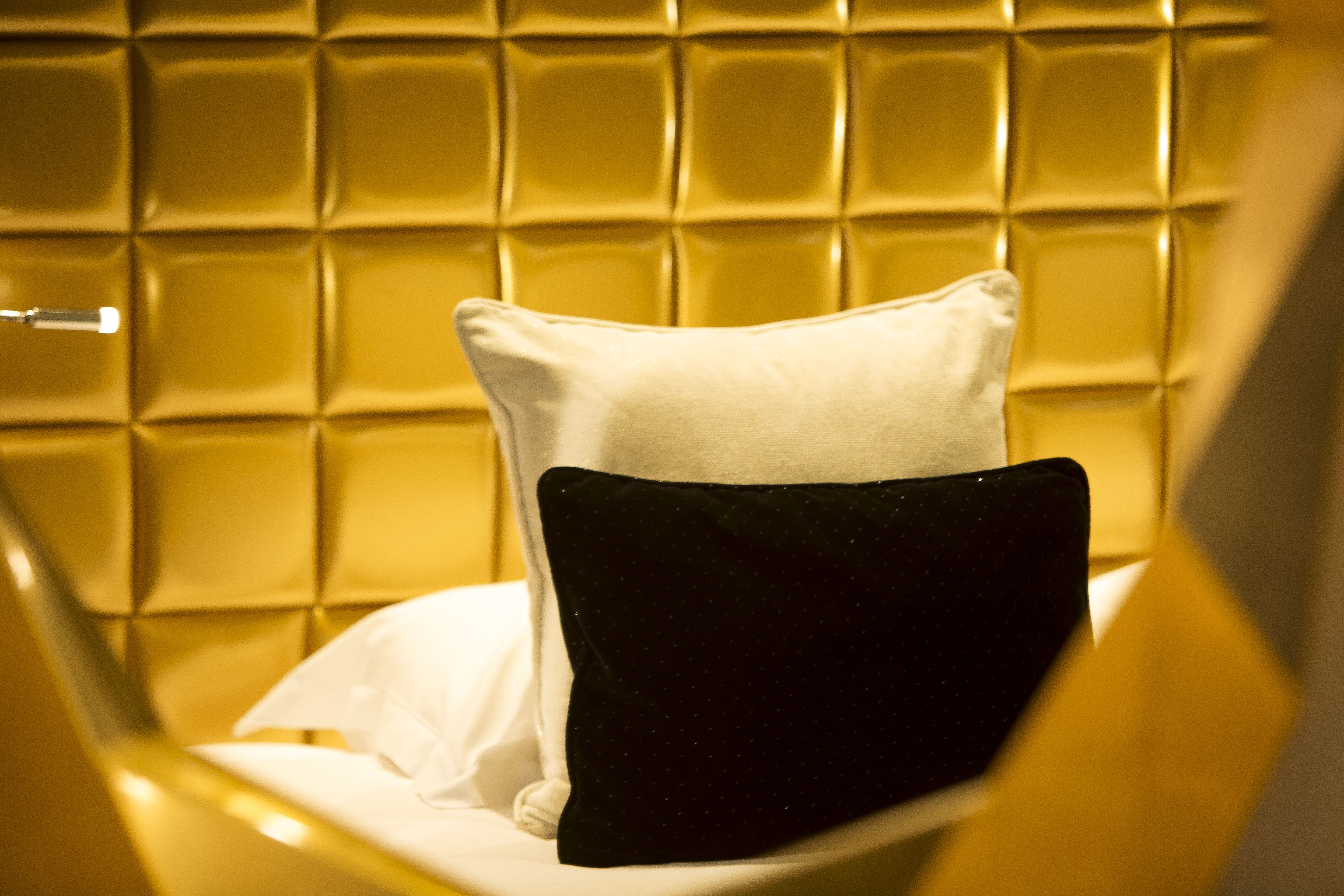 Platine Hotel - Tap to explore photos