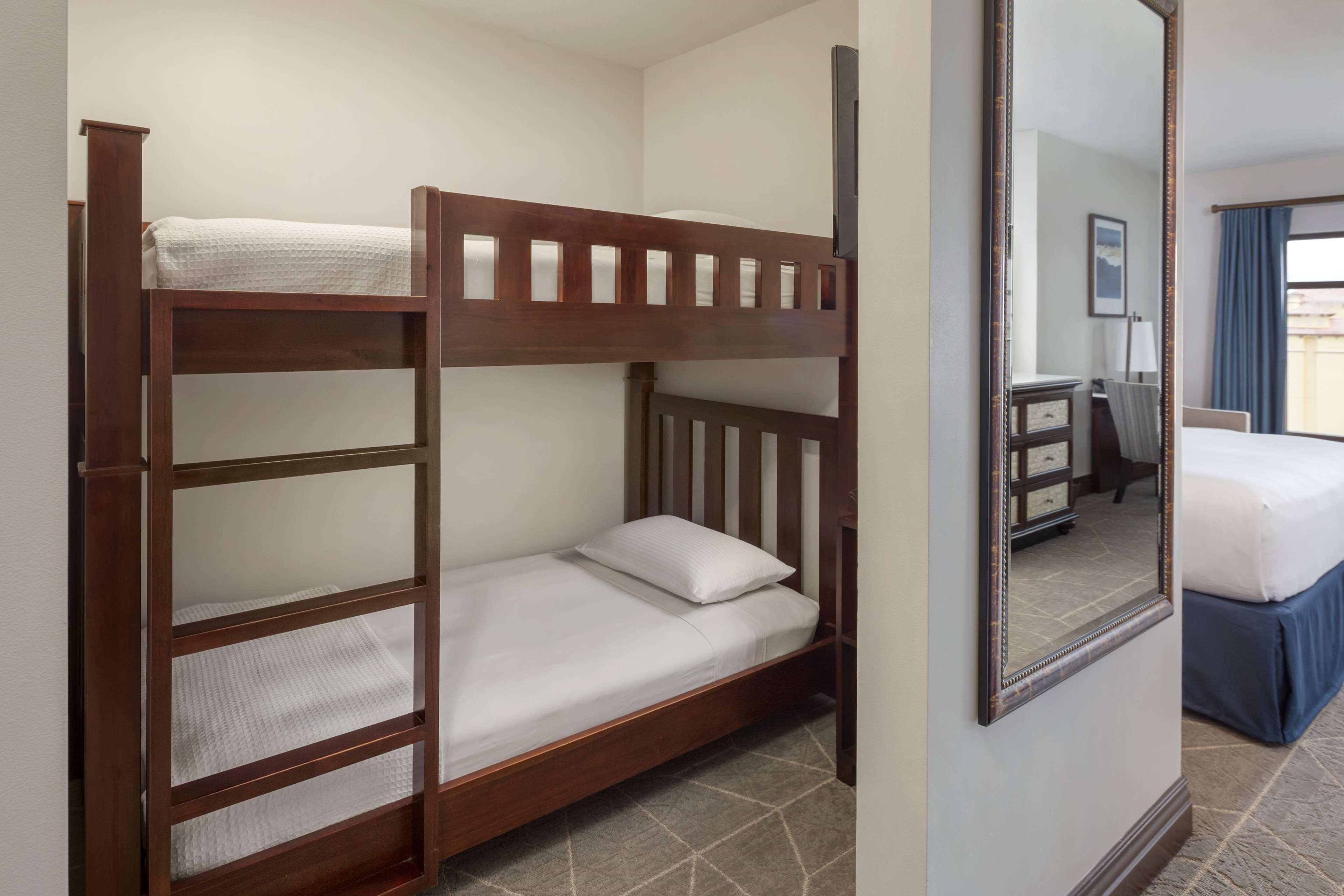 Wyndham Grand Orlando Resort Bonnet Creek - Tap to explore photos