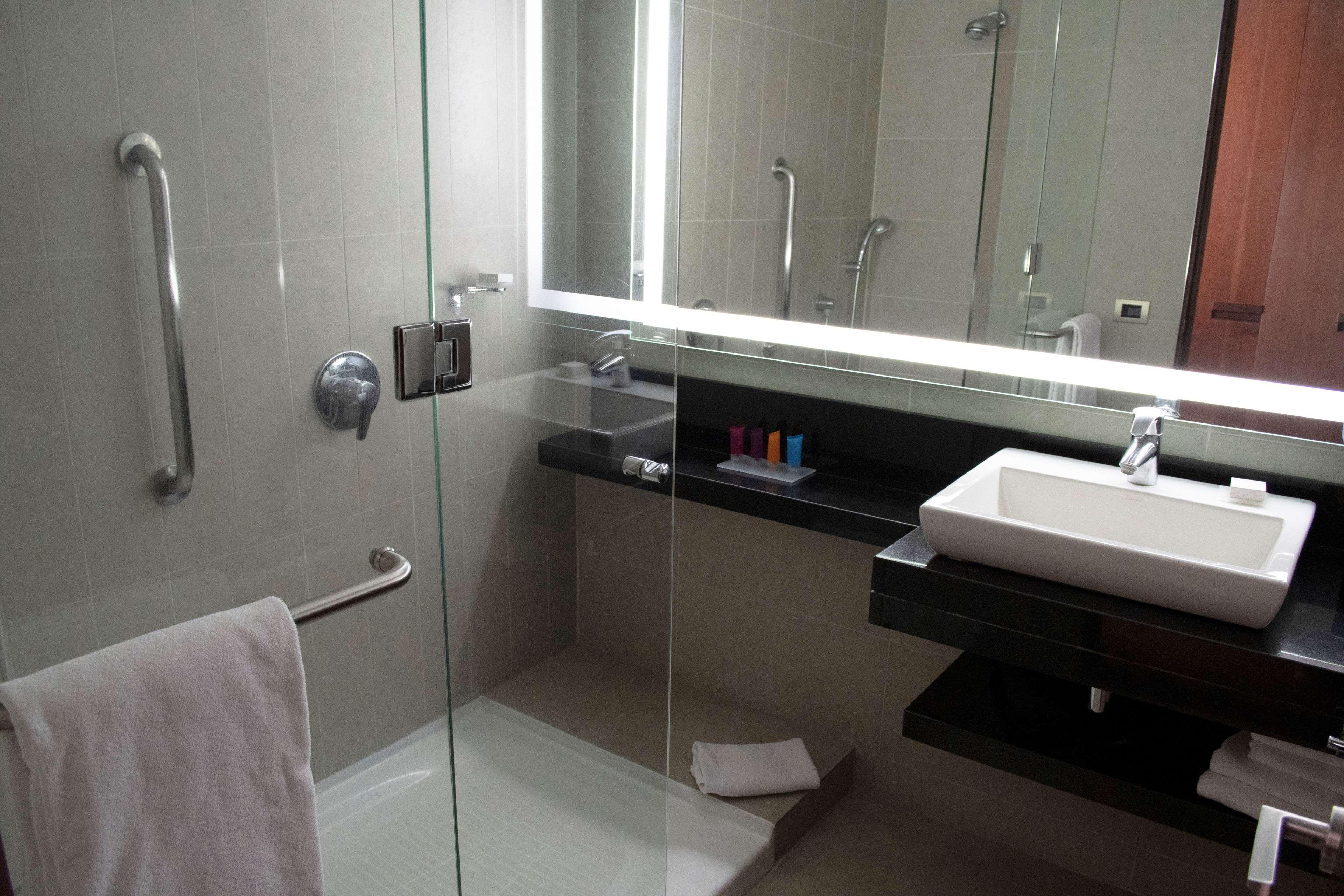 Hilton Garden Inn Santiago Airport - Tap to explore photos
