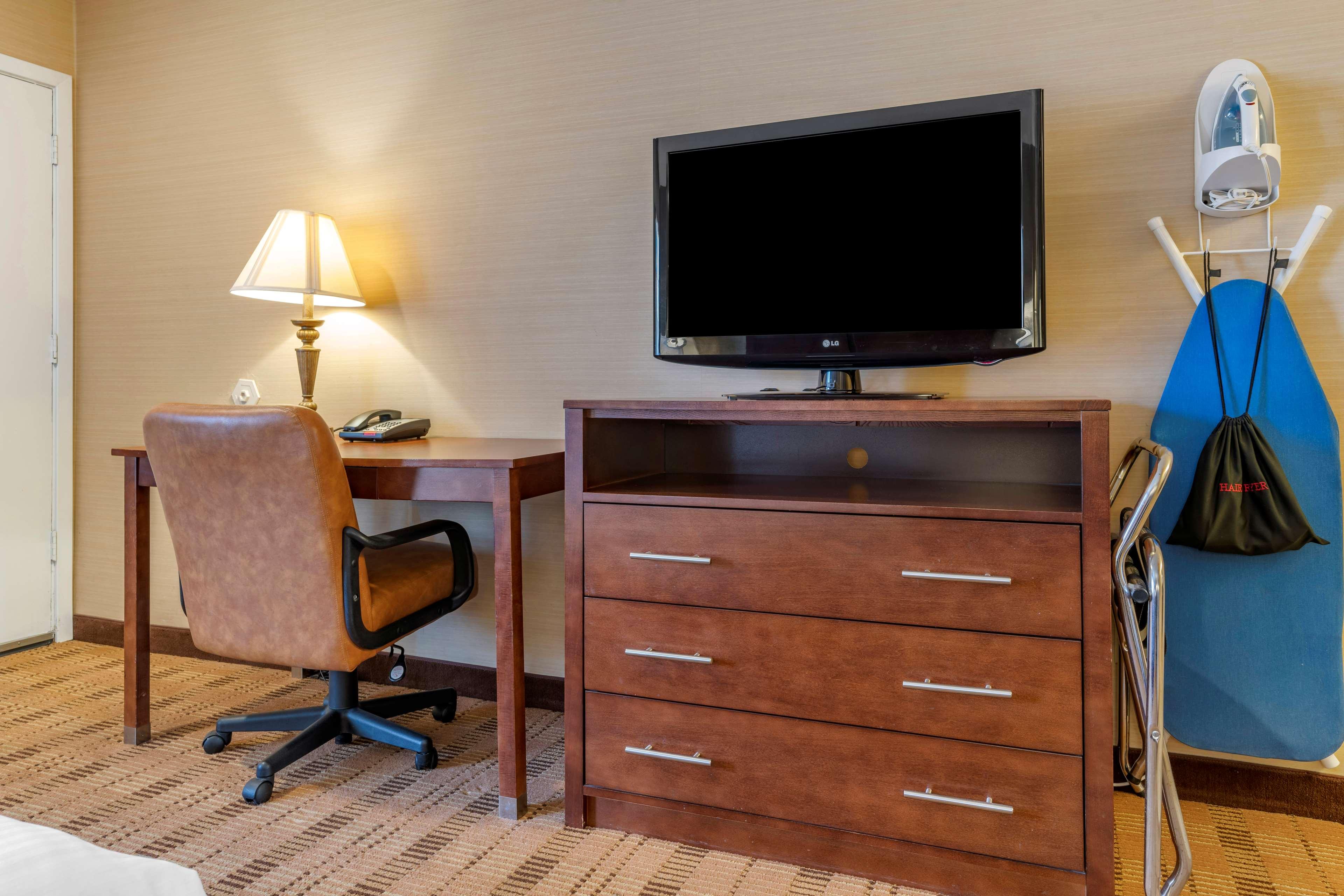 Best Western Inn Santa Clara - Tap to explore photos