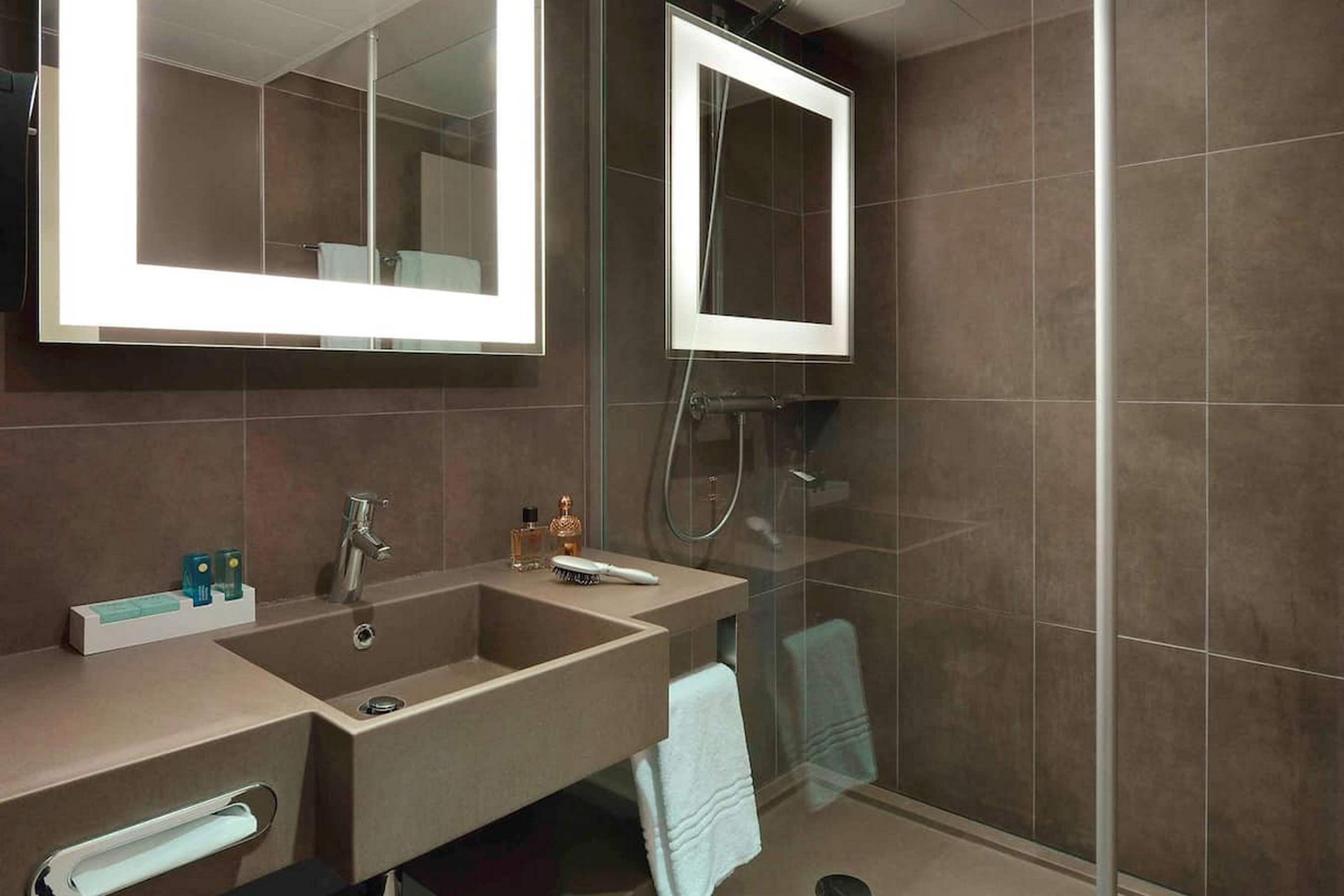 Novotel Roissy Saint-Witz - Tap to explore photos