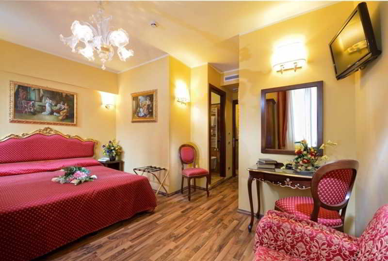 Hotel Città di Milano - Tap to explore photos