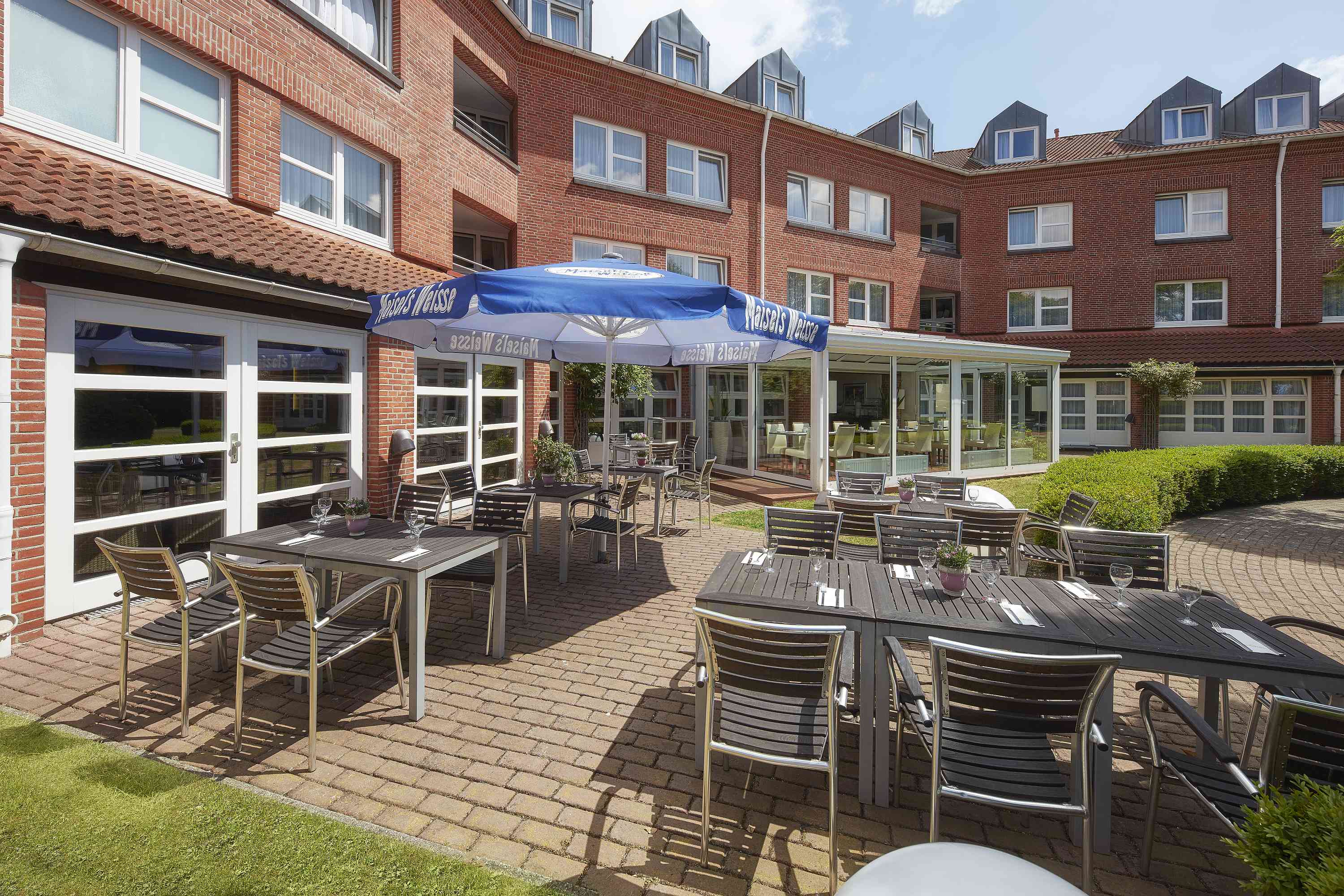 GHOTEL hotel & living Kiel - Tap to explore photos