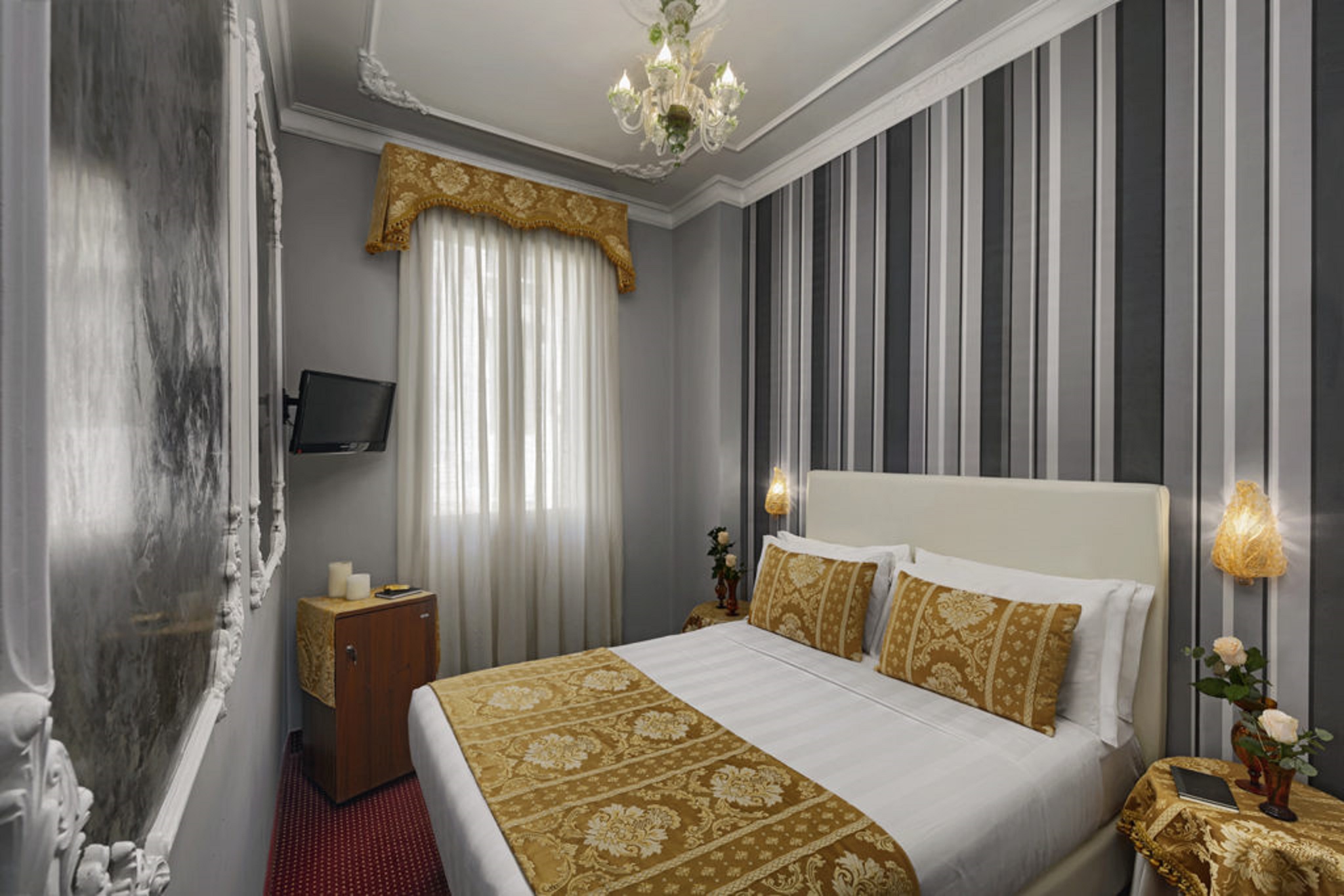 Hotel Pausania - Tap to explore photos
