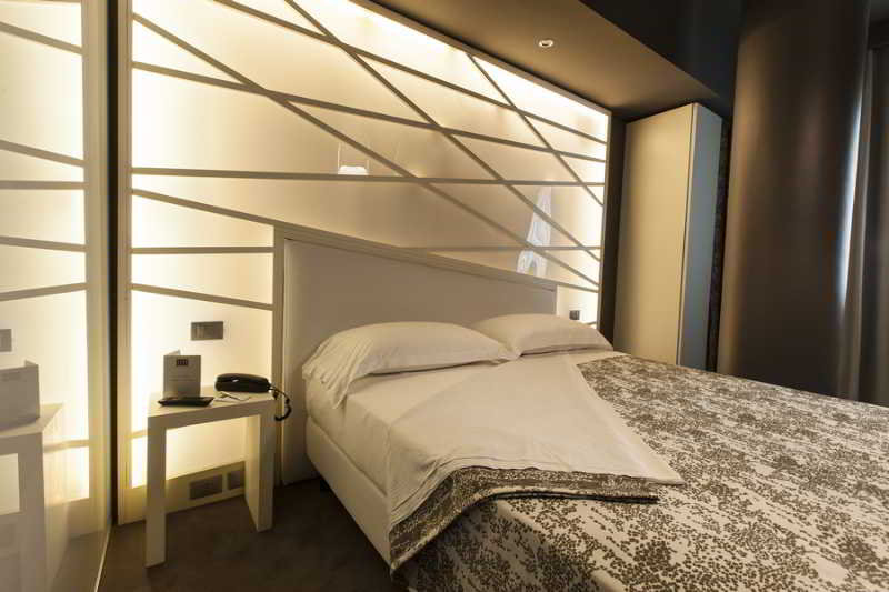 Moderno Hotel - Tap to explore photos