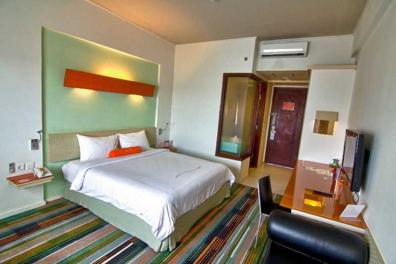 HARRIS Hotel Batam Center Batam - Tap to explore photos