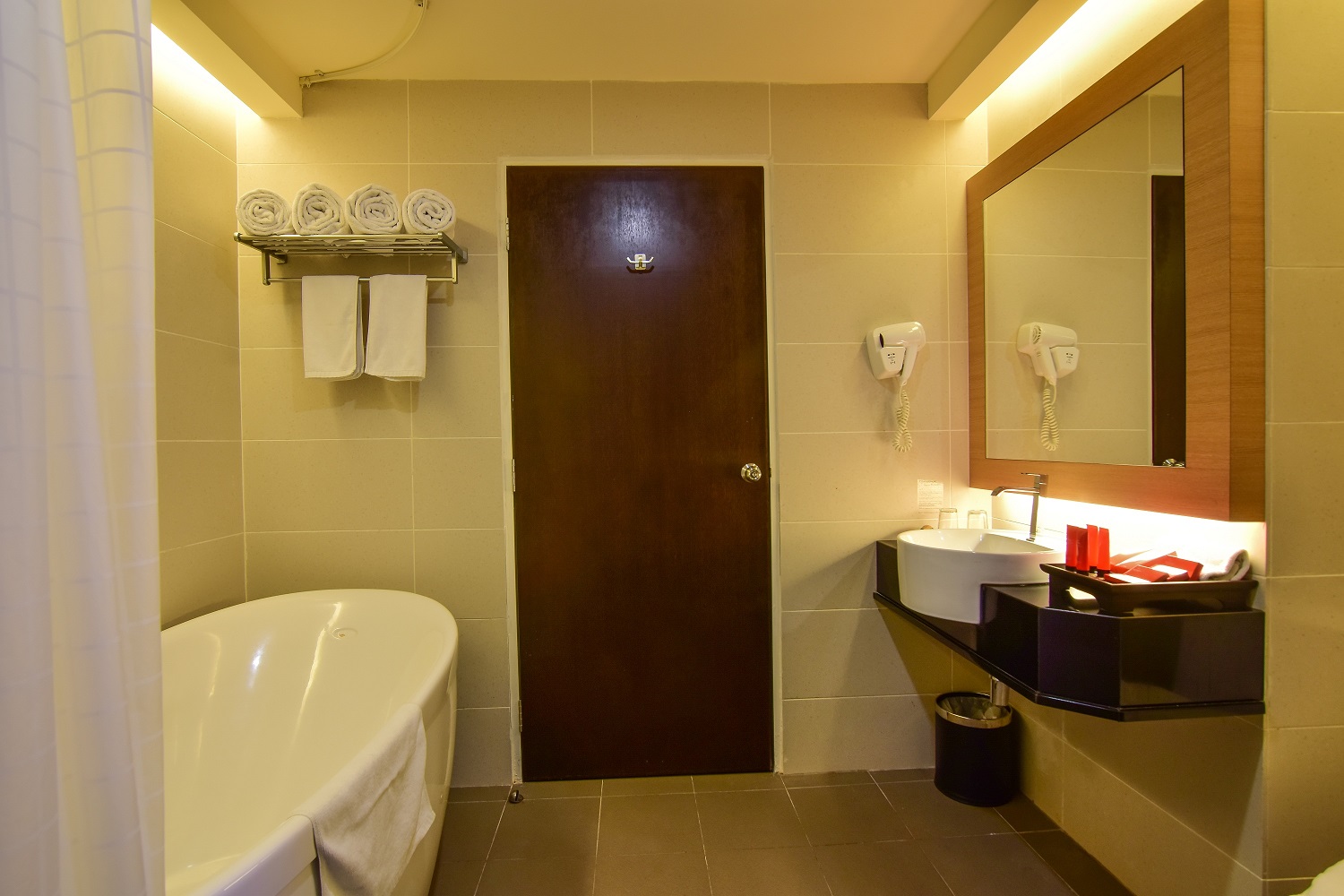 Hotel Sentral Seaview Penang @ Beachfront - Tap to explore photos