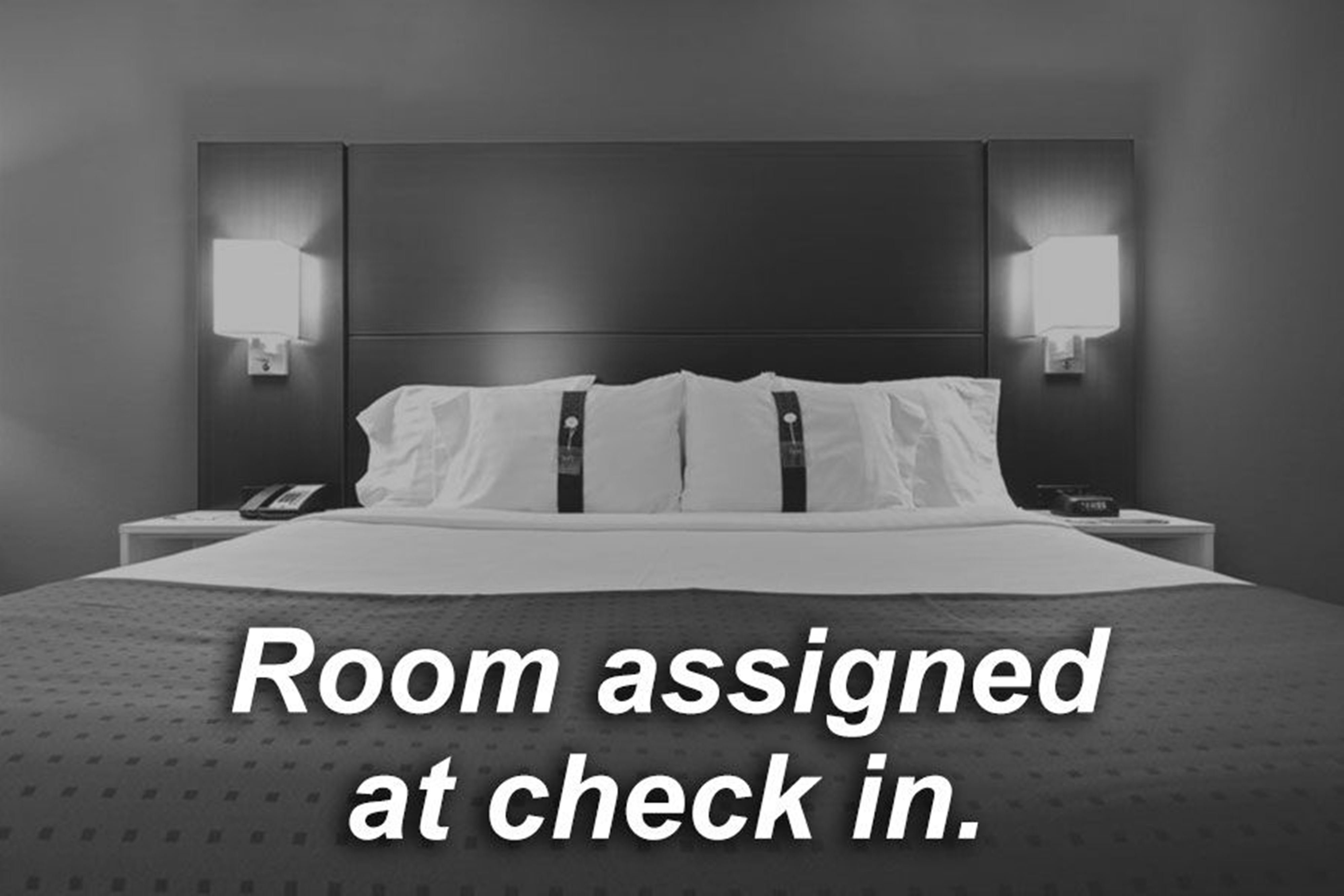 Holiday Inn Express Hotel & Suites Twentynine Palms - Tap to explore photos