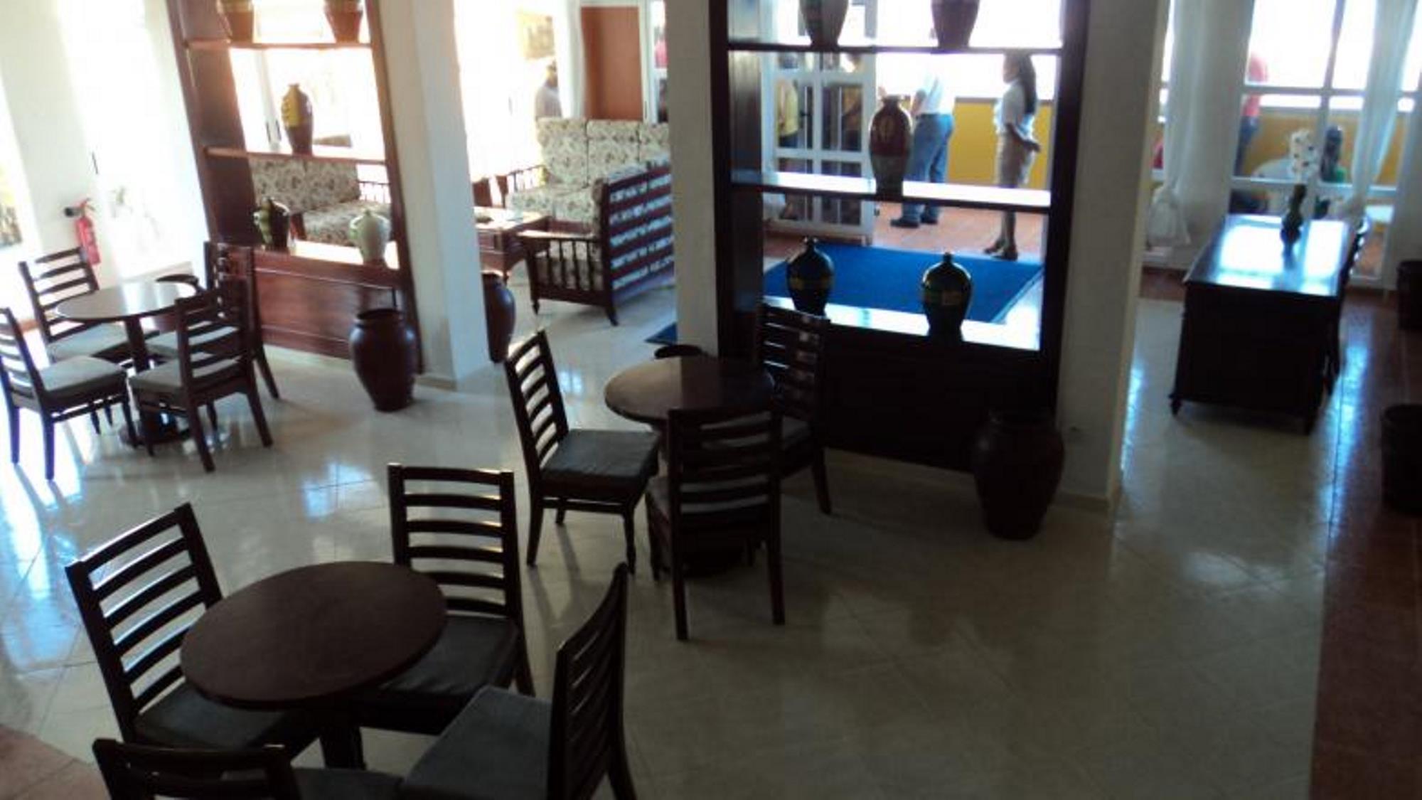 Hotel Rio Miel