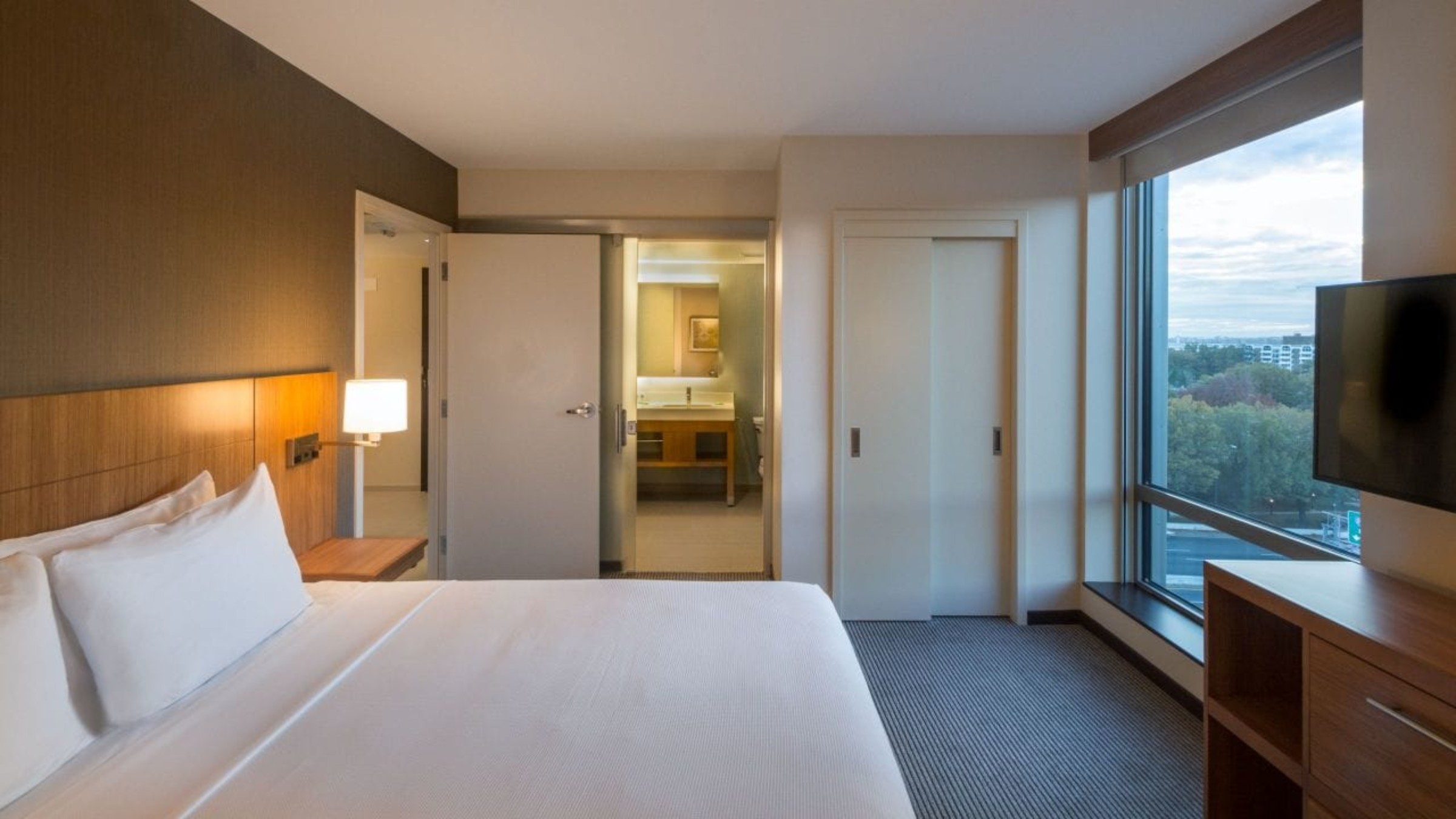 Hyatt Place Washington DC/National Mall - Tap to explore photos
