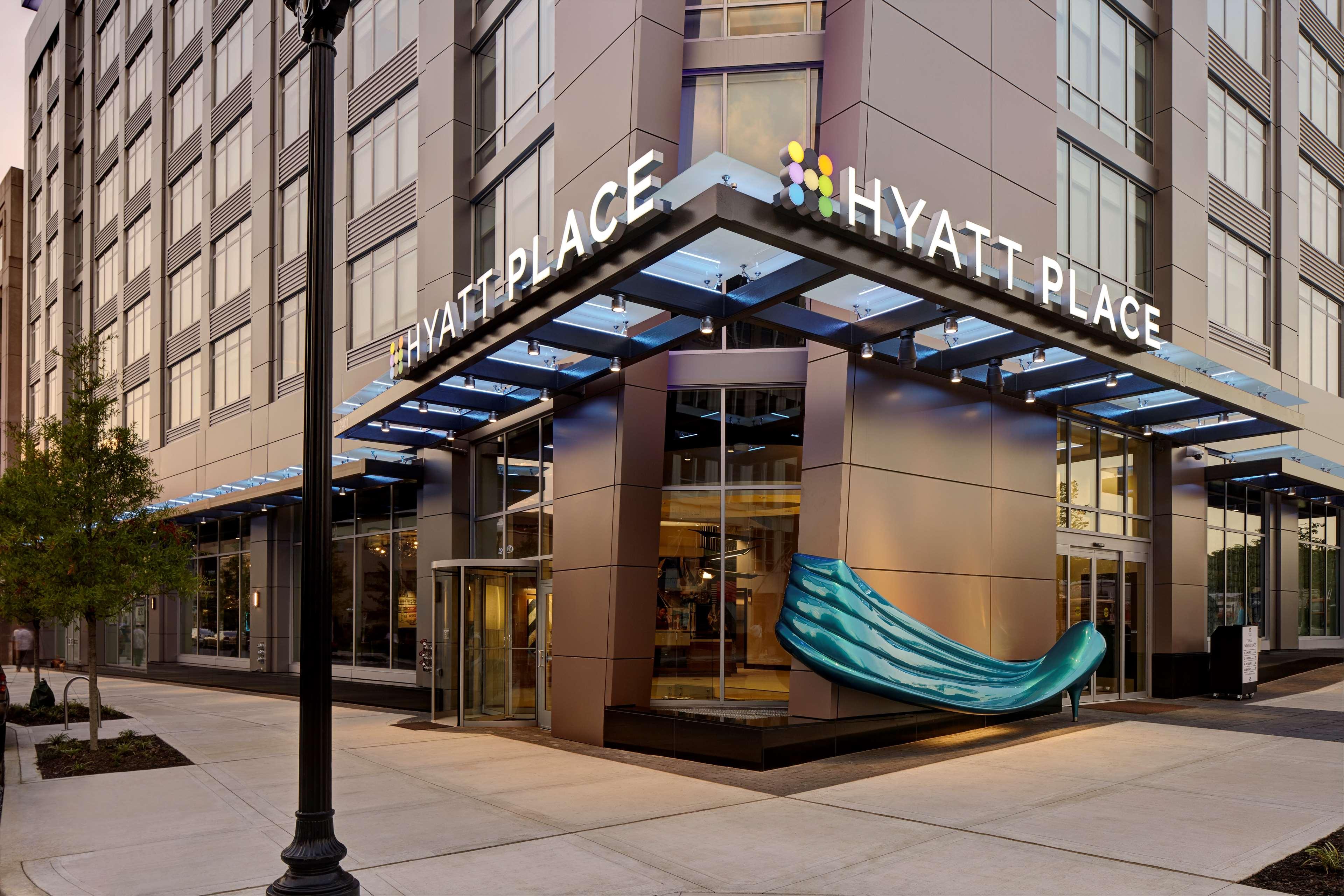 Hyatt Place Arlington/Courthouse Plaza - Tap to explore photos
