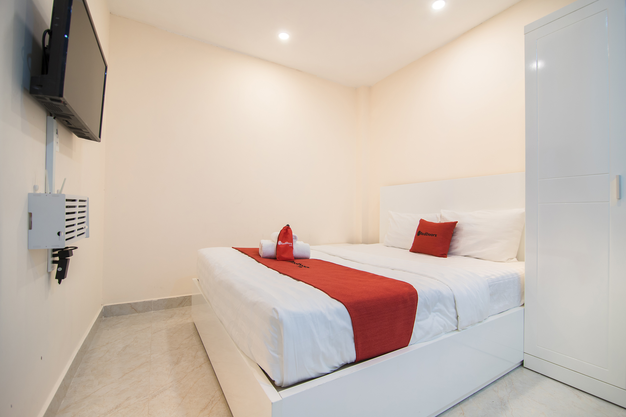 REDDOORZ NEAR TAN DINH MARKET 2 6