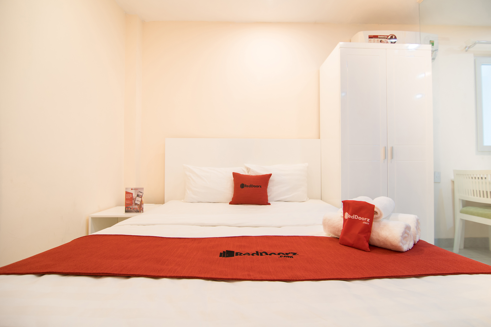 REDDOORZ NEAR TAN DINH MARKET 2 14
