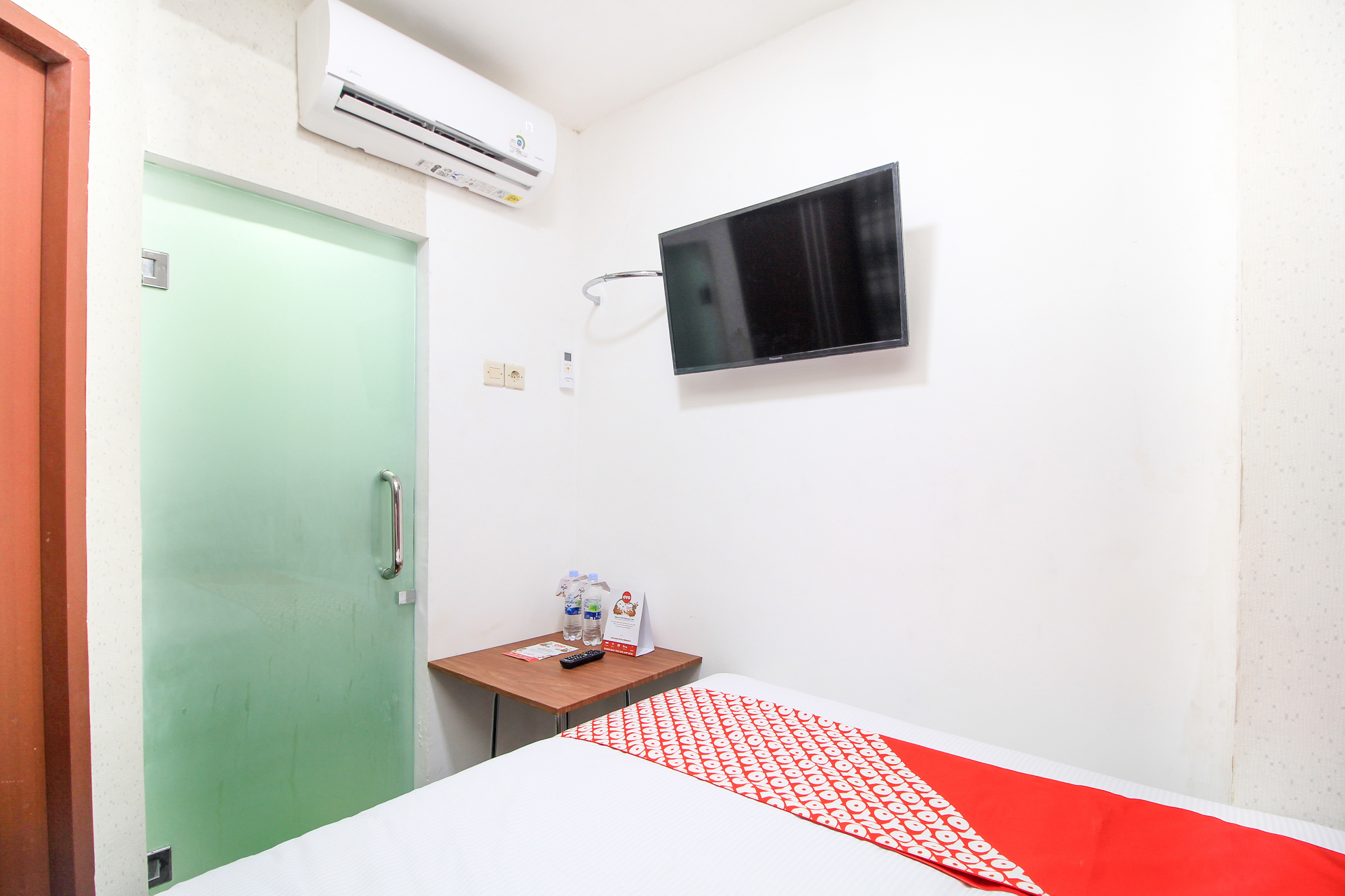 Super OYO Capital O 217 A1 Hotel - Tap to explore photos