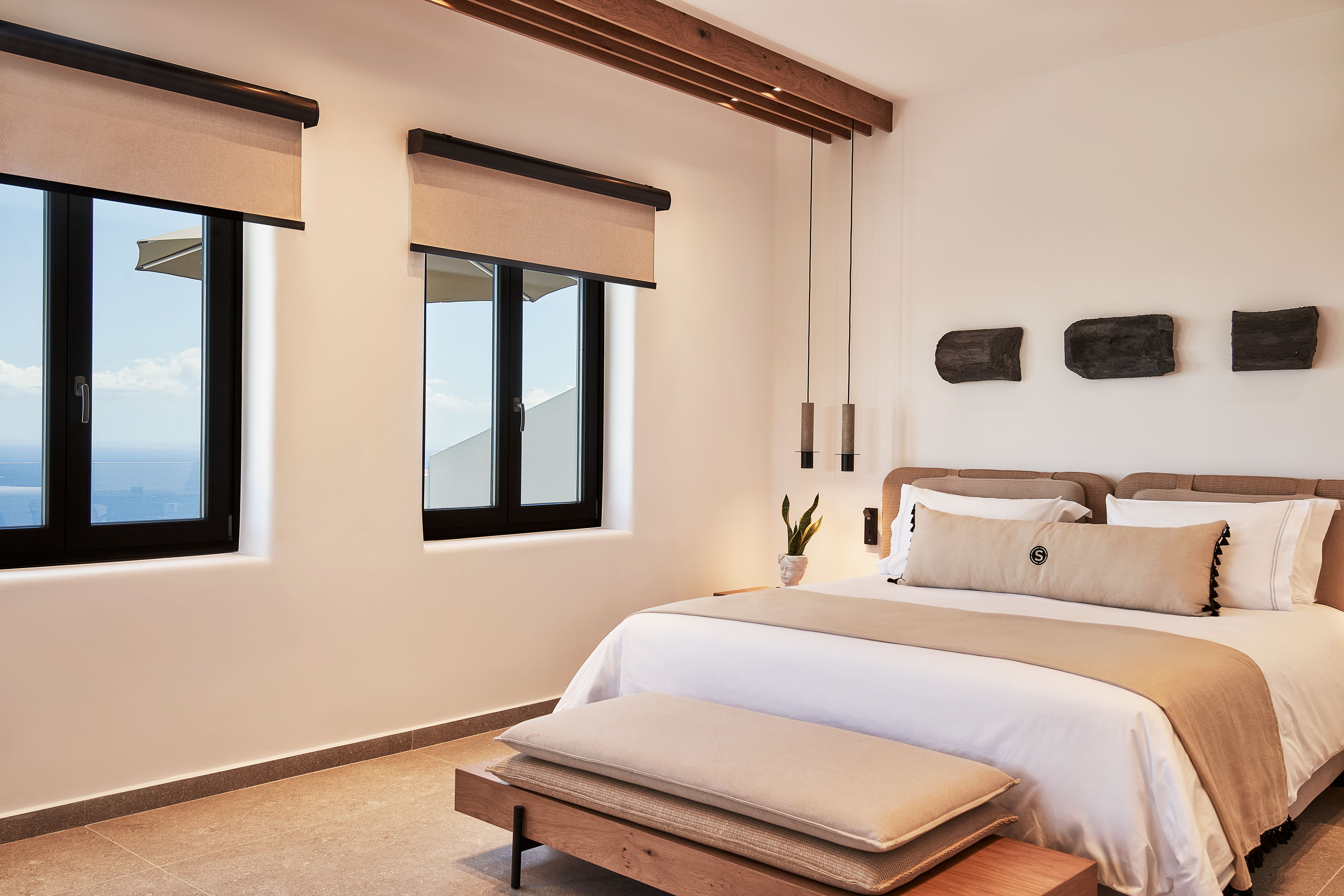 SantAnna Luxury Suites - Tap to explore photos