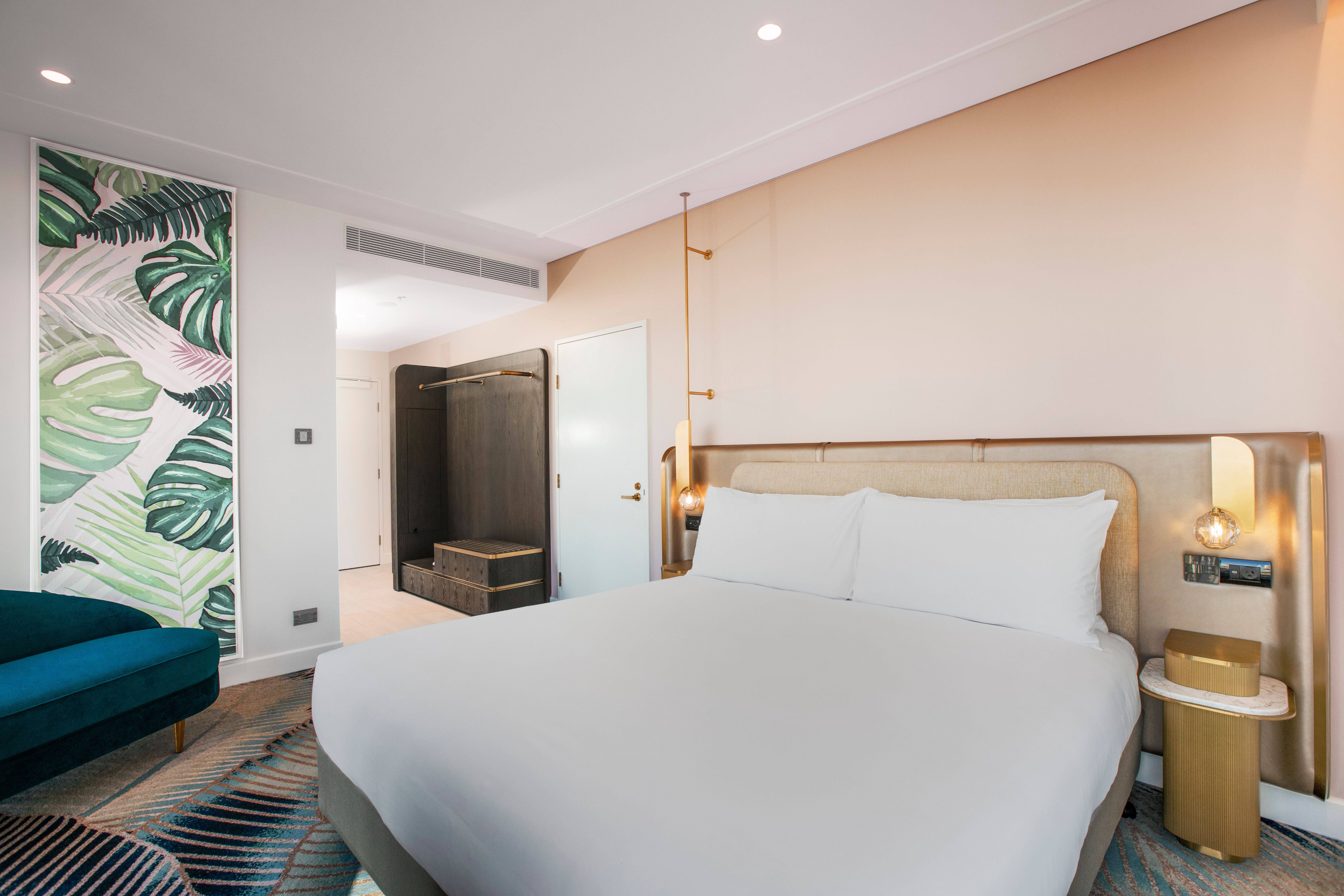 Dorsett Gold Coast - Tap to explore photos