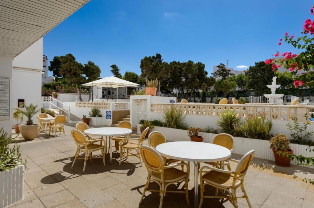 Apartamentos San Antonio Beach 