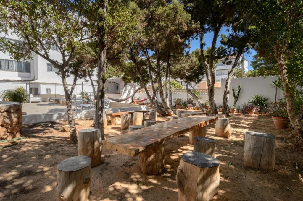 Apartamentos San Antonio Beach 