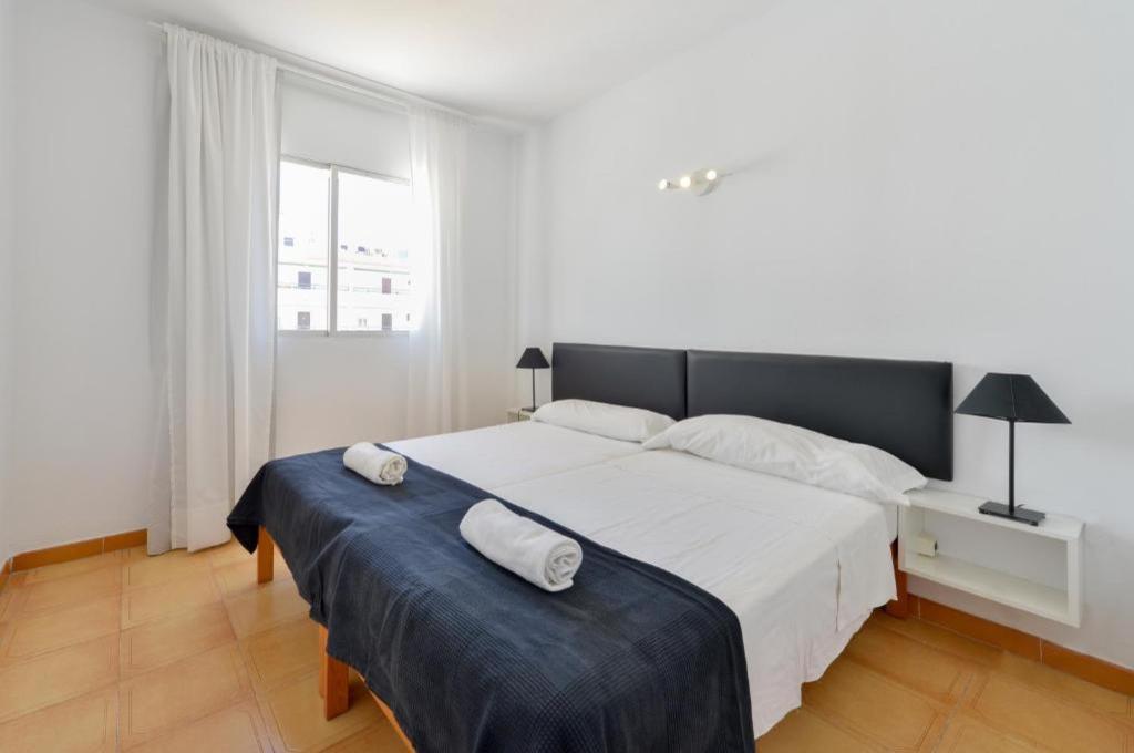 Apartamentos San Antonio Beach 