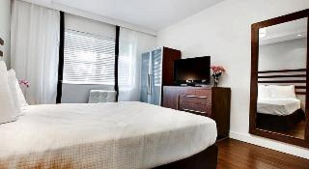 Dorchester Hotel & Suites 