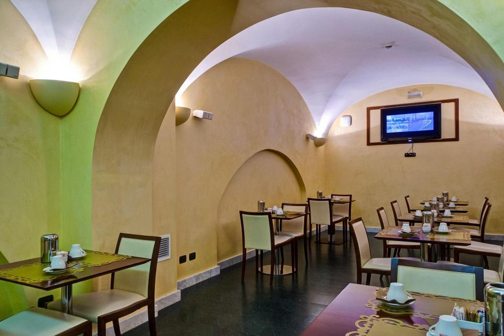 Crosti Hotel & Residence 
