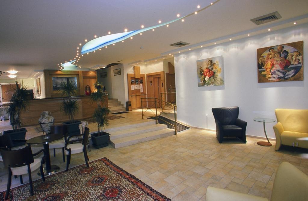 Aeolis Hotel 