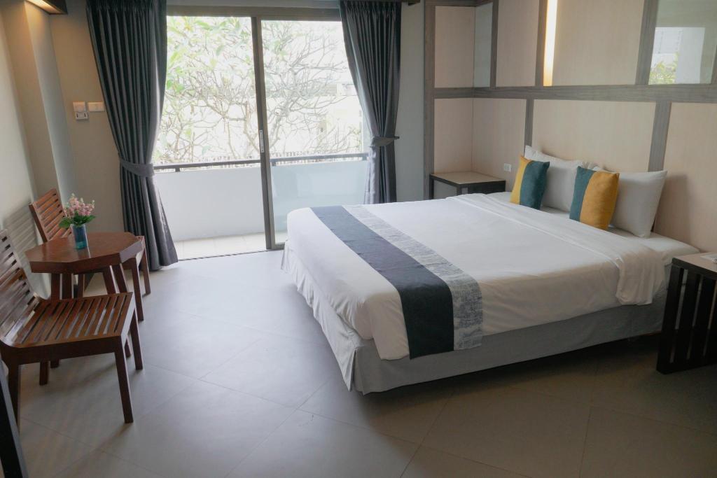 The Sea Breeze Jomtien Resort 