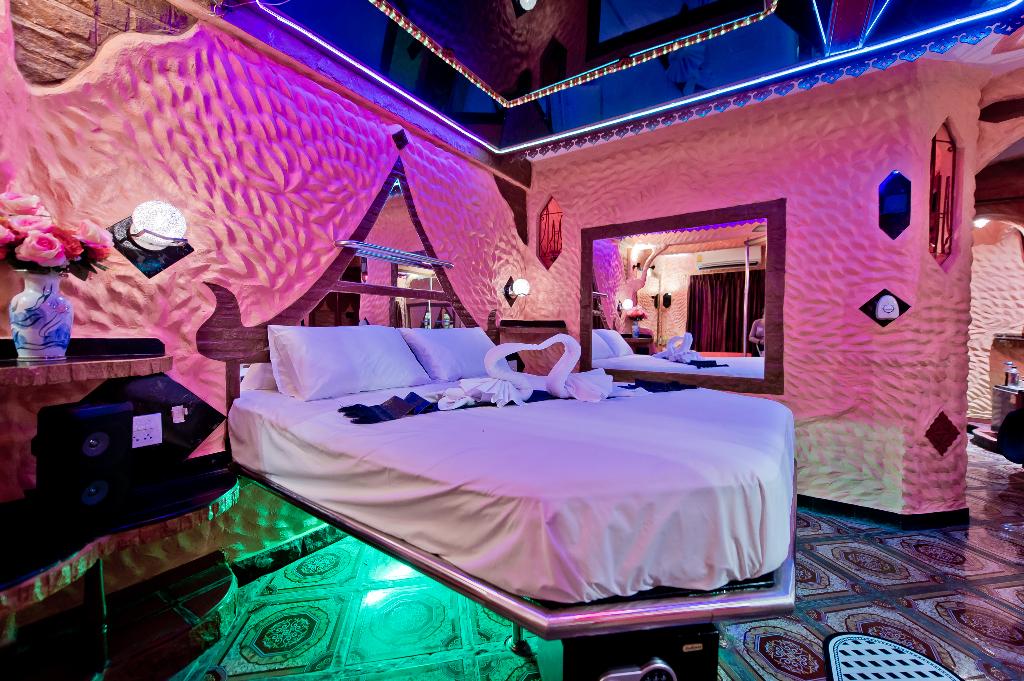 Penthouse Hotel 