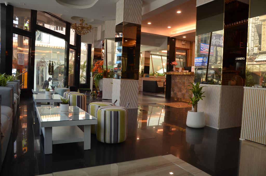 Penthouse Hotel 