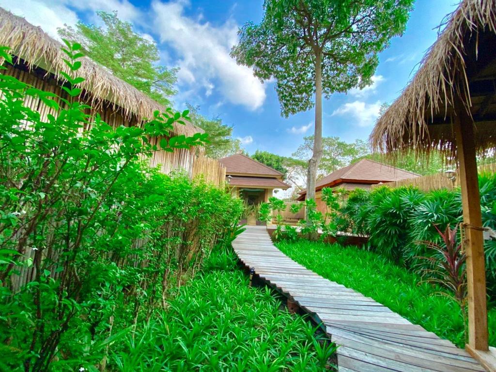 Chic + Chill @ Eravana Chic + Chill @ Eravana