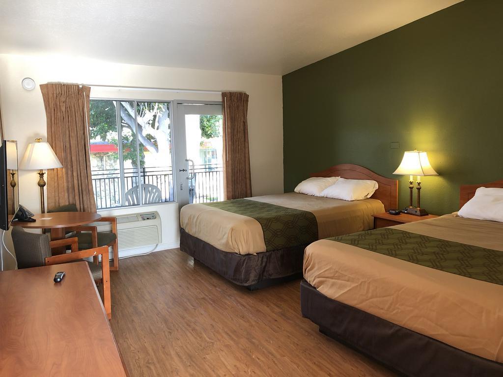 Econo Lodge Inn & Suites Oakland Airport Econo Lodge Inn & Suites Oakland Airport