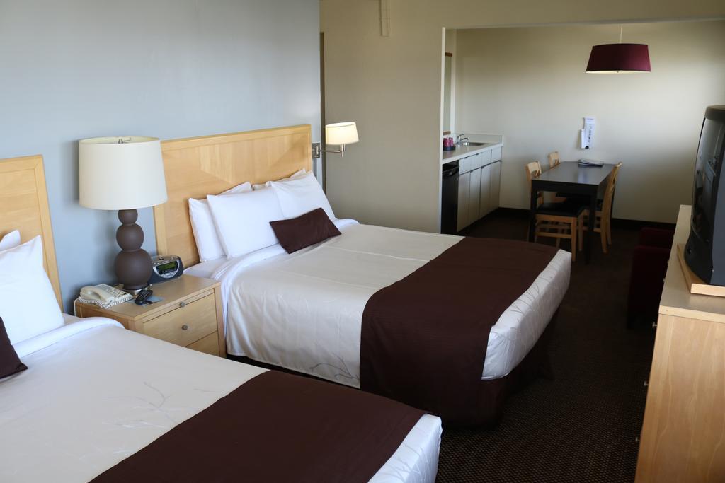 Inlet Tower Hotel & Suites 