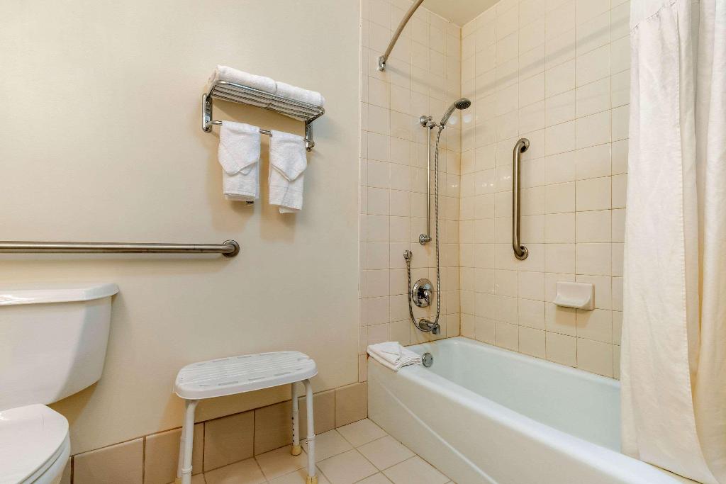 Quality Inn At Town Center Quality Inn At Town Center
