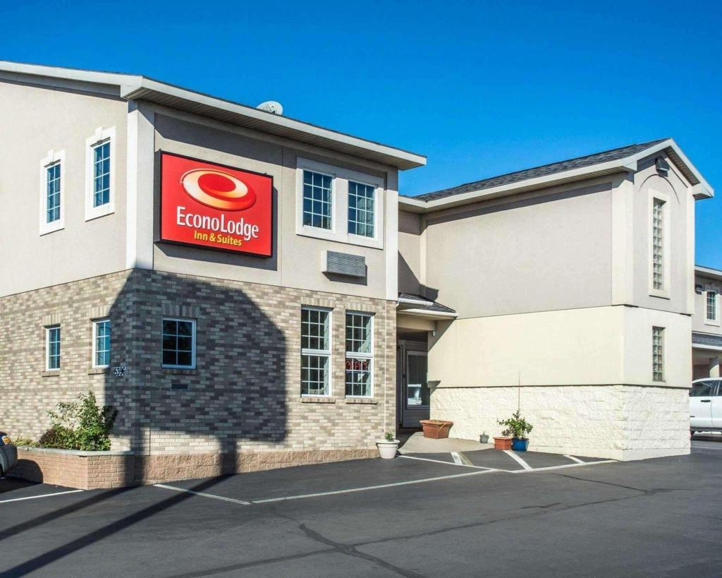 Econo Lodge & Suites Airport Econo Lodge & Suites Airport