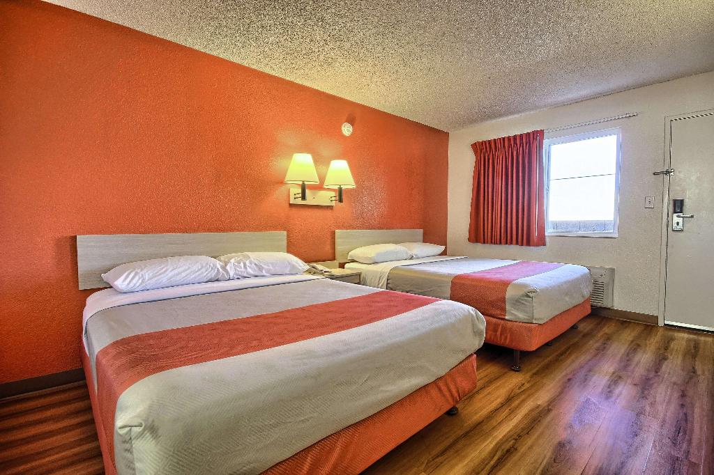 Motel 6 Fresno, Ca - Blackstone South 