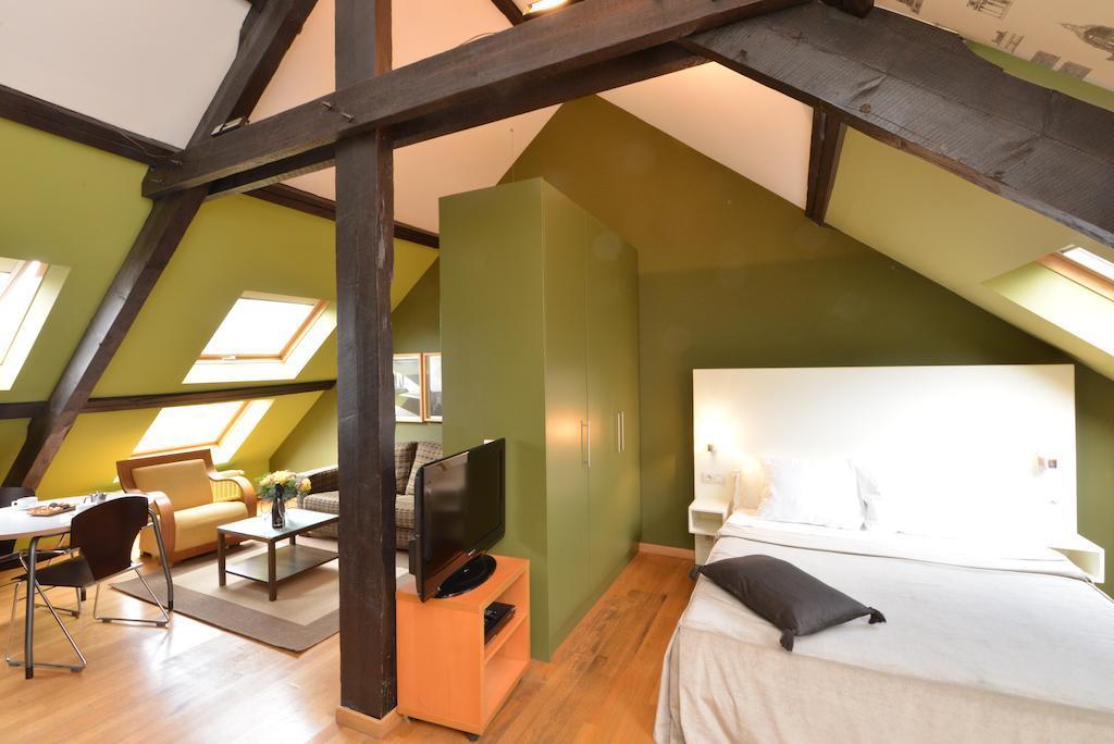 Apartments Mas Residence 